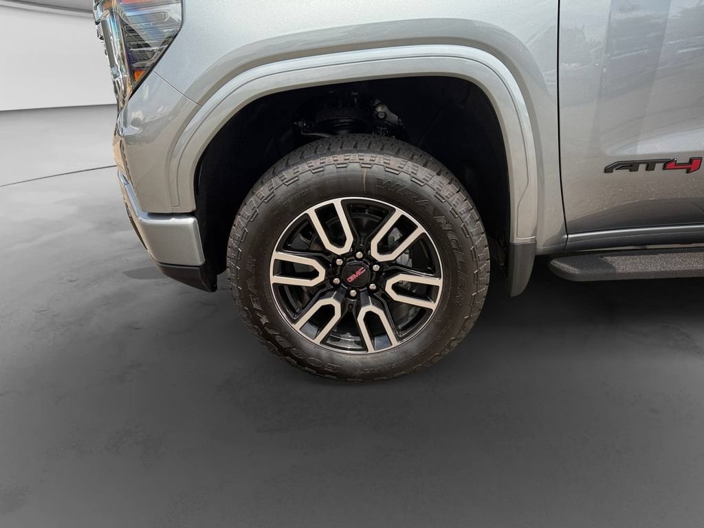 2026 GMC Sierra 1500 AT4 - Photo 9