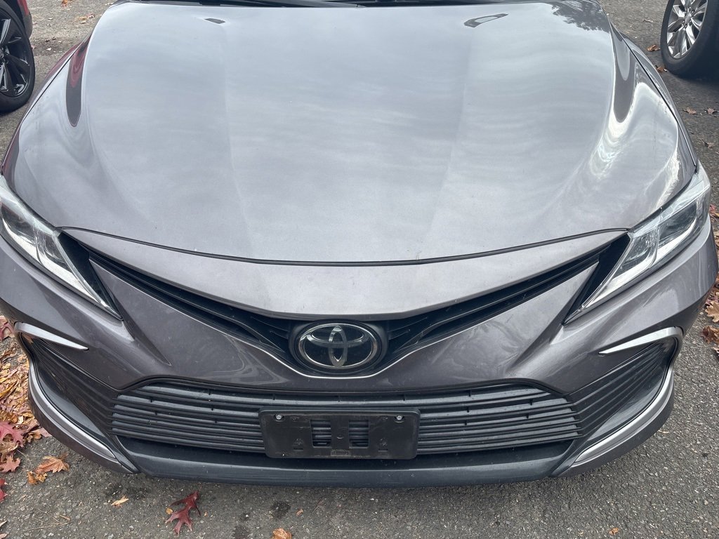 2021 Toyota Camry LE photo 3