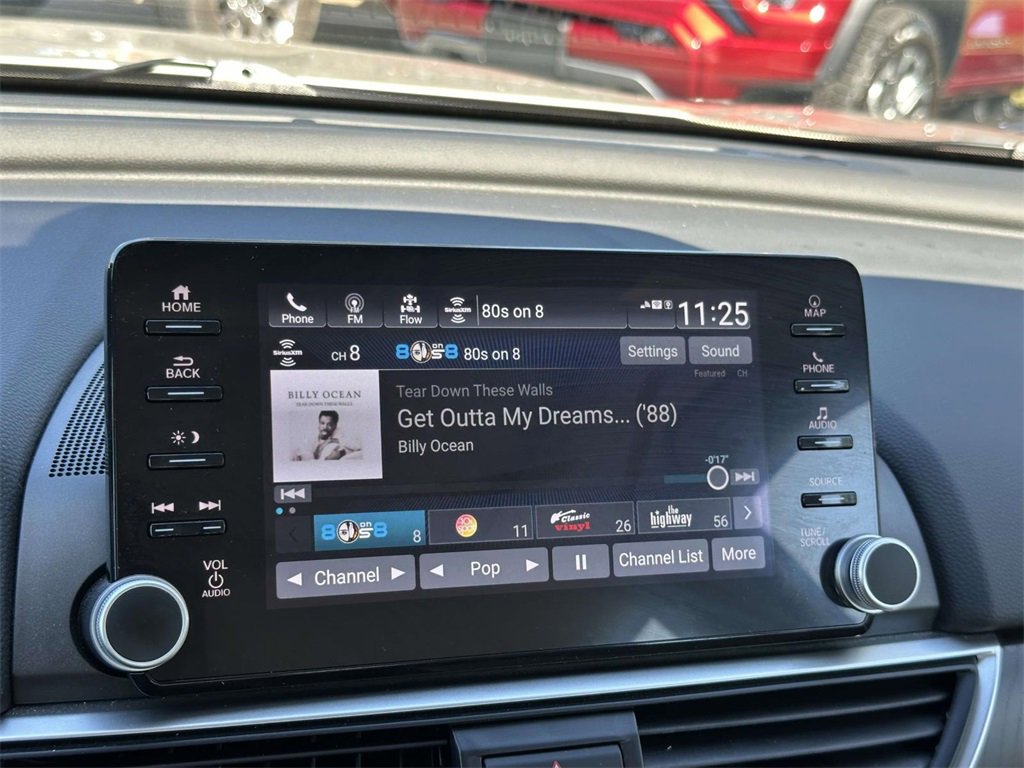 2020 Honda Accord Hybrid Touring photo 3