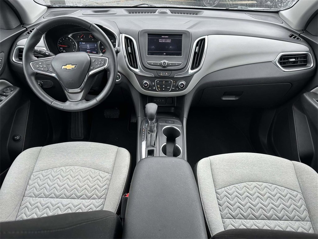 2024 Chevrolet Equinox LT photo 2