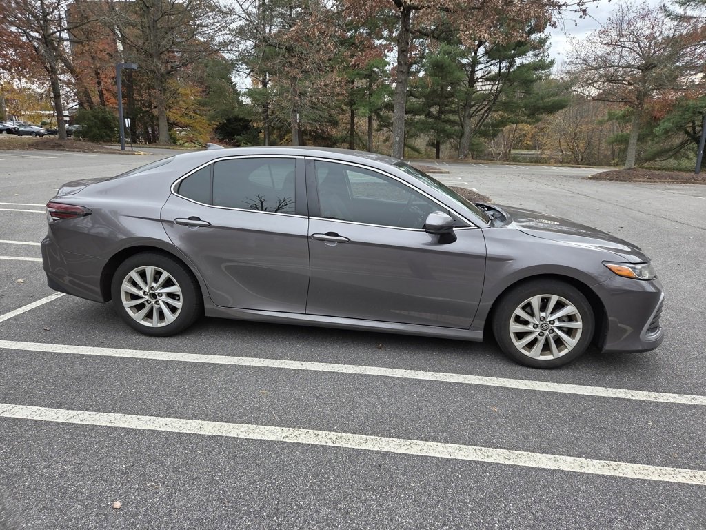 2021 Toyota Camry LE photo 2