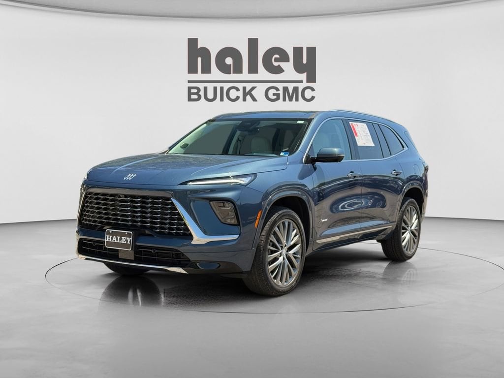 2026 Buick Enclave Avenir AWD's photo