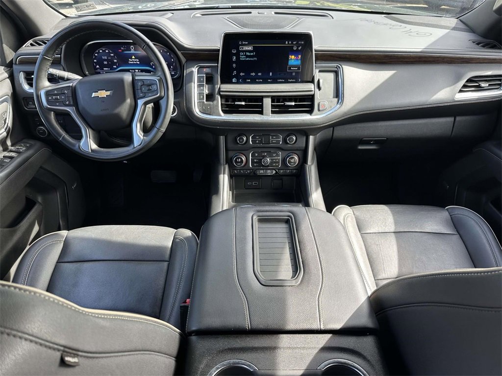 2023 Chevrolet Suburban Premier photo 2