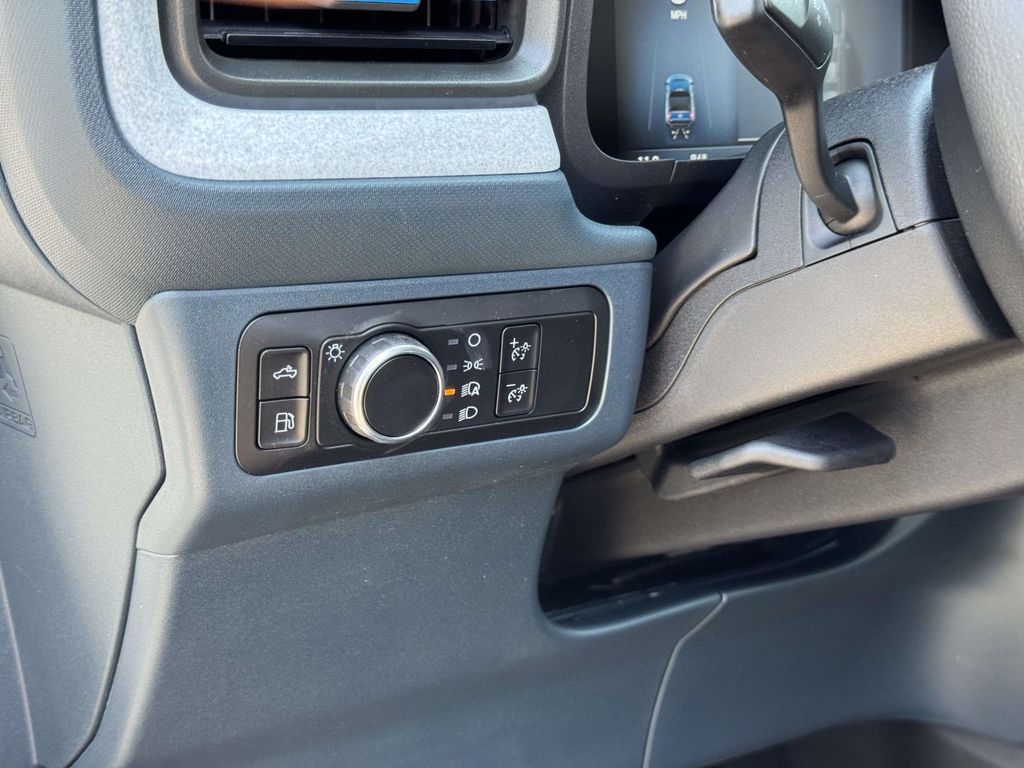 2025 Ford Maverick XLT - Photo 8