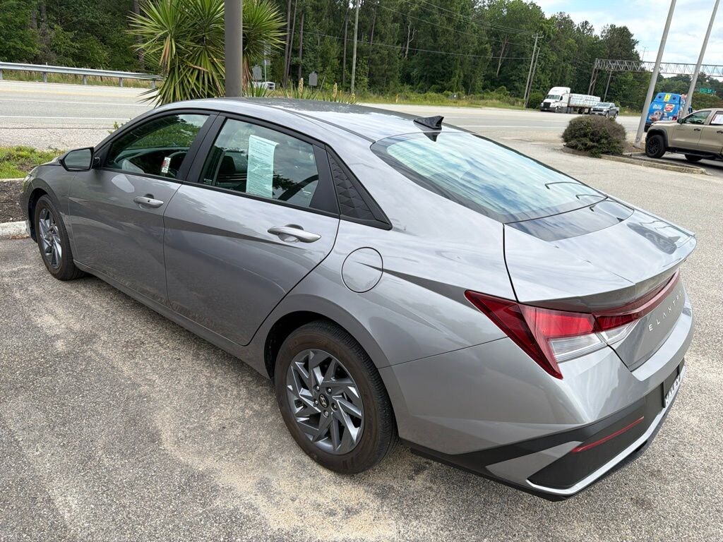 Used 2024 Hyundai Elantra SEL Sedan