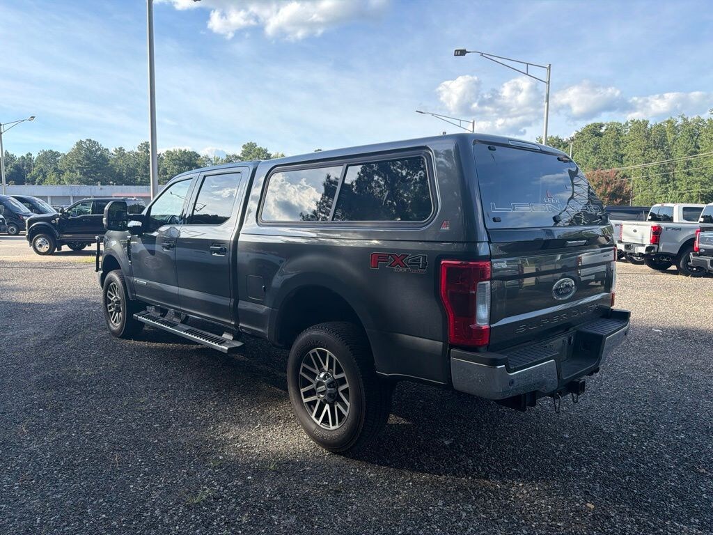 Used 2019 Ford F-250SD Lariat Truck Crew Cab