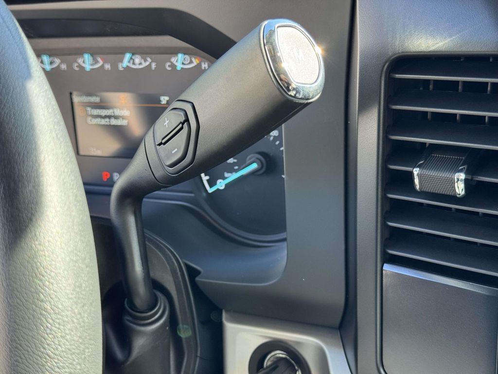 2026 Ford F-350 Super Duty XLT - Photo 6
