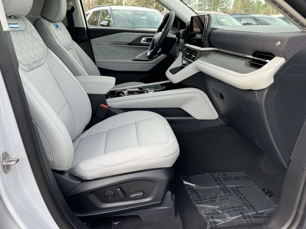 2026 Ford Explorer Platinum - Photo 12