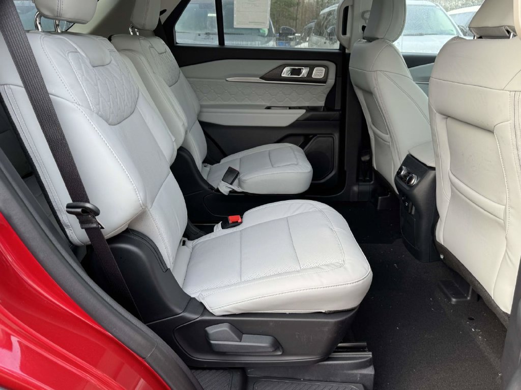 2026 Ford Explorer Platinum - Photo 13
