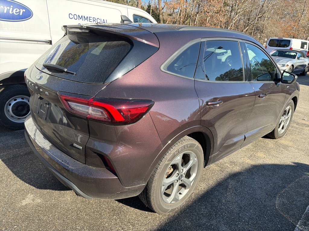 2023 Ford Escape Hybrid ST-Line photo 2