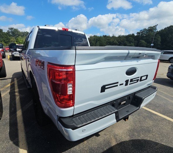 2022 Ford F-150 XLT photo 3