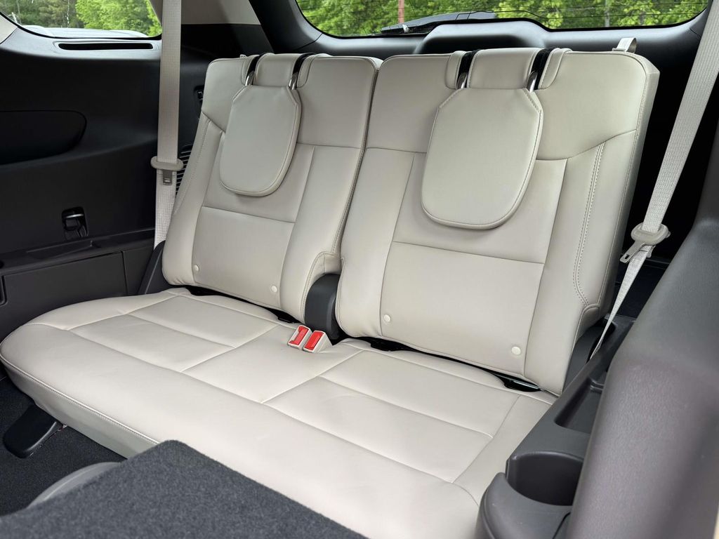 2023 Ford Explorer Platinum - Photo 16