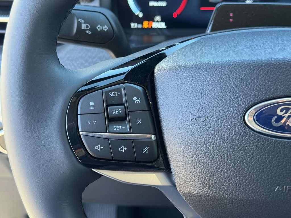 2026 Ford Explorer Platinum - Photo 9
