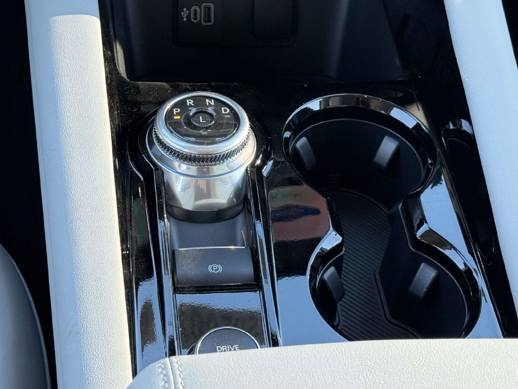 2026 Ford Explorer Platinum - Photo 6