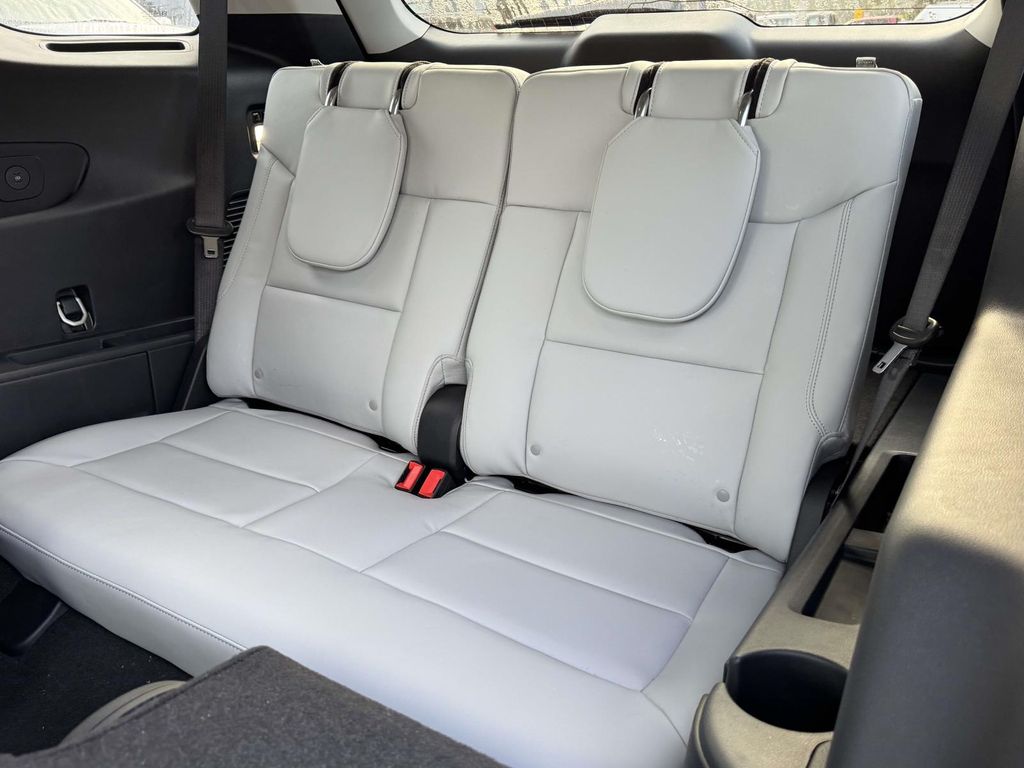 2026 Ford Explorer Platinum - Photo 15