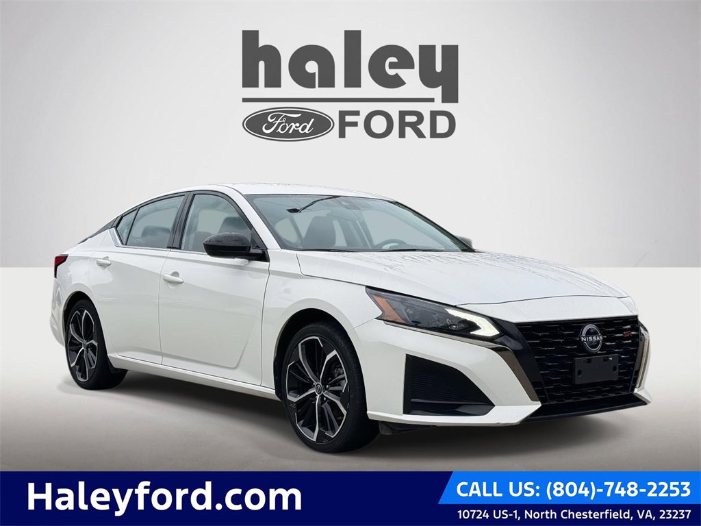 2024 Nissan Altima SR's photo