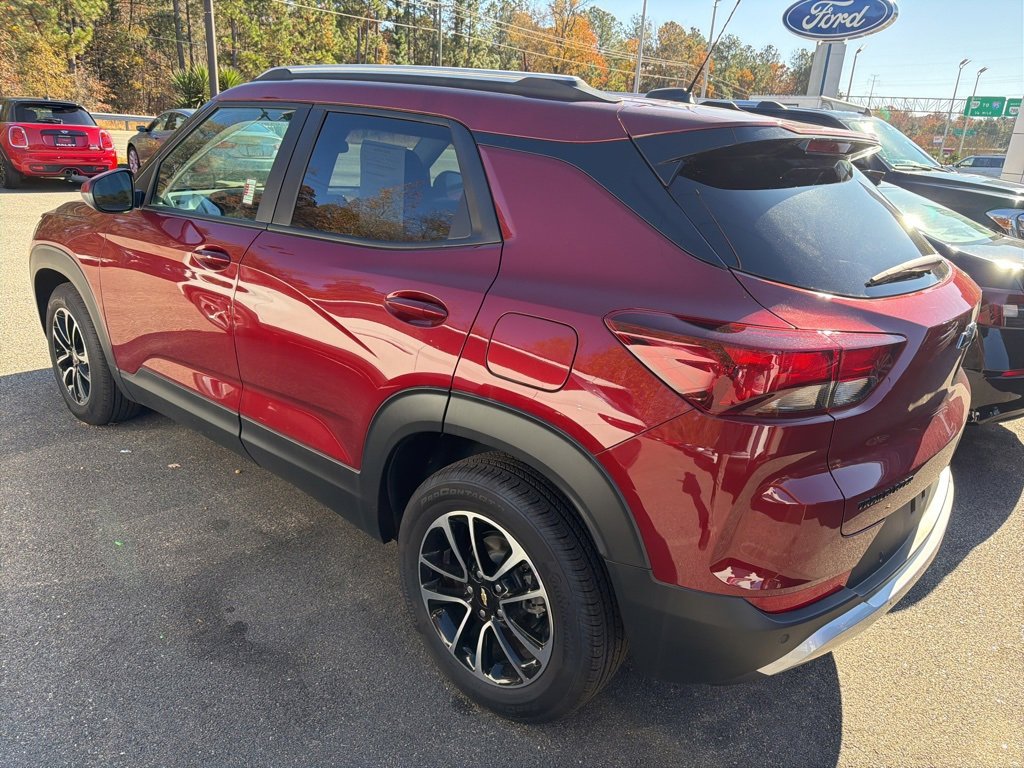 2024 Chevrolet Trailblazer LT photo 2