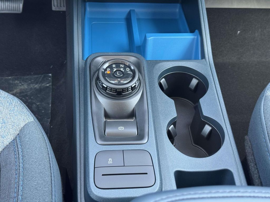 2025 Ford Maverick XLT - Photo 6