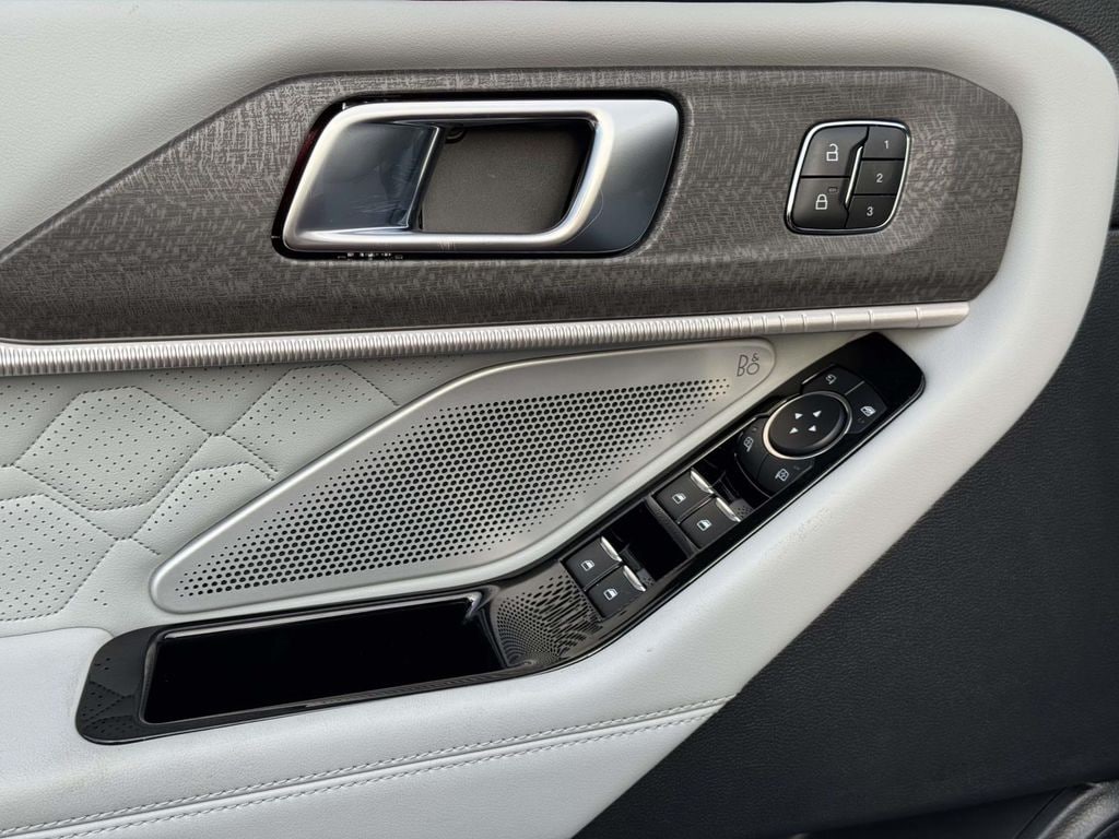 2026 Ford Explorer Platinum - Photo 17