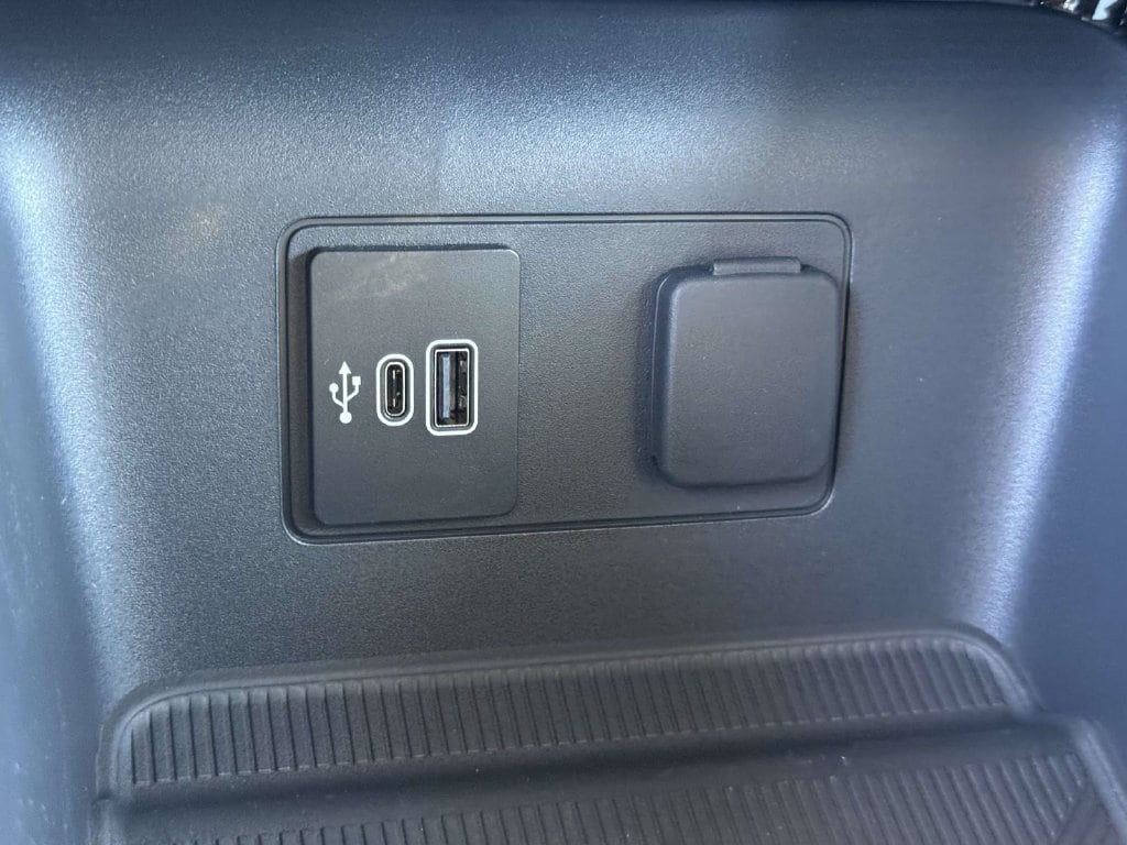 2026 Ford Explorer Platinum - Photo 7