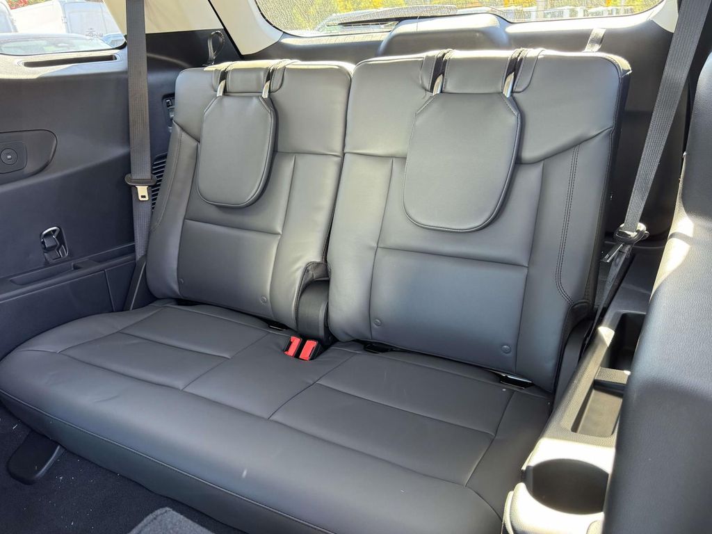 2026 Ford Explorer Active - Photo 15