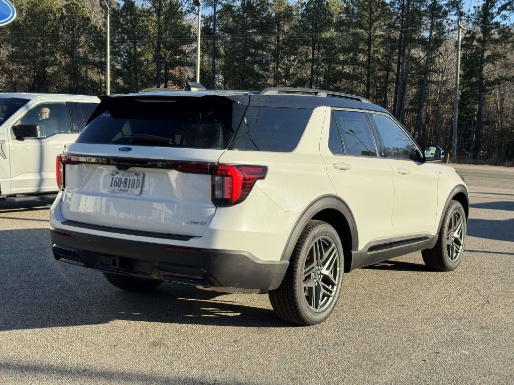 2026 Ford Explorer ST-Line - Photo 21