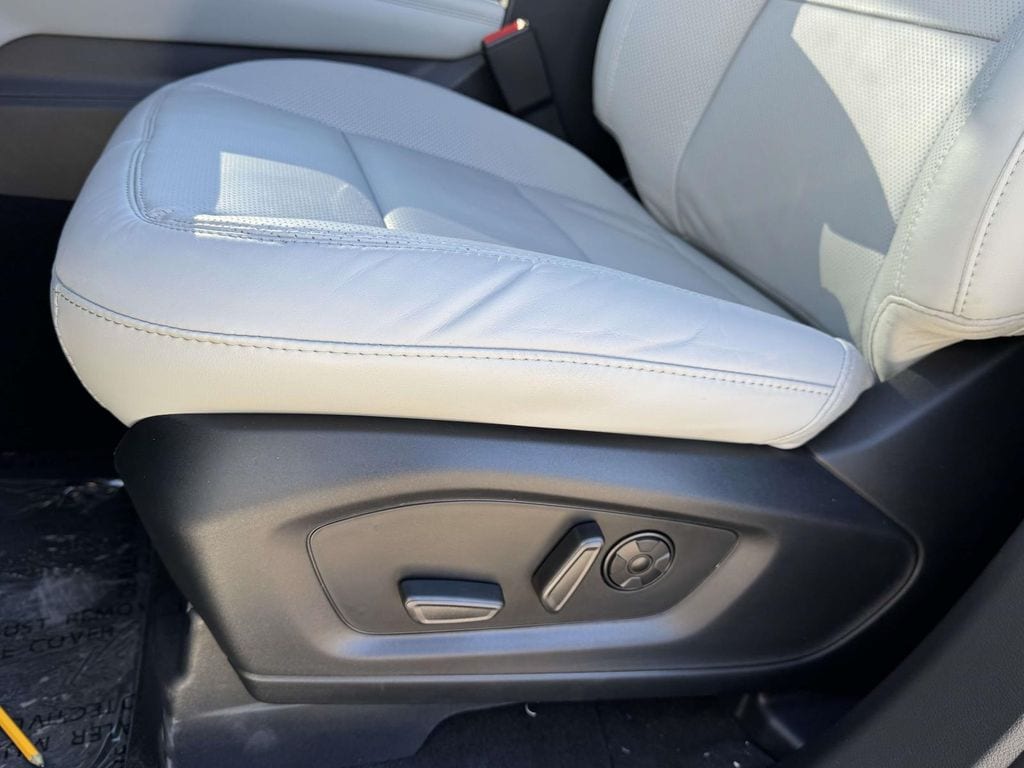 2026 Ford Explorer Platinum - Photo 18