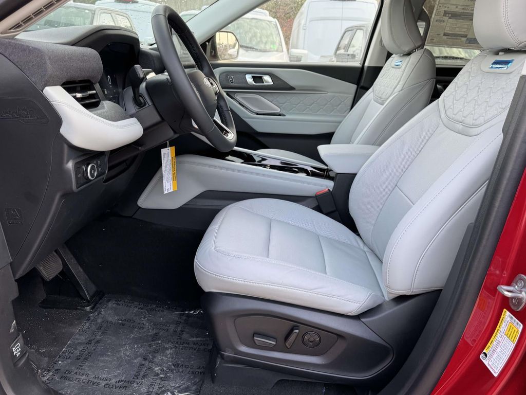 2026 Ford Explorer Platinum - Photo 19