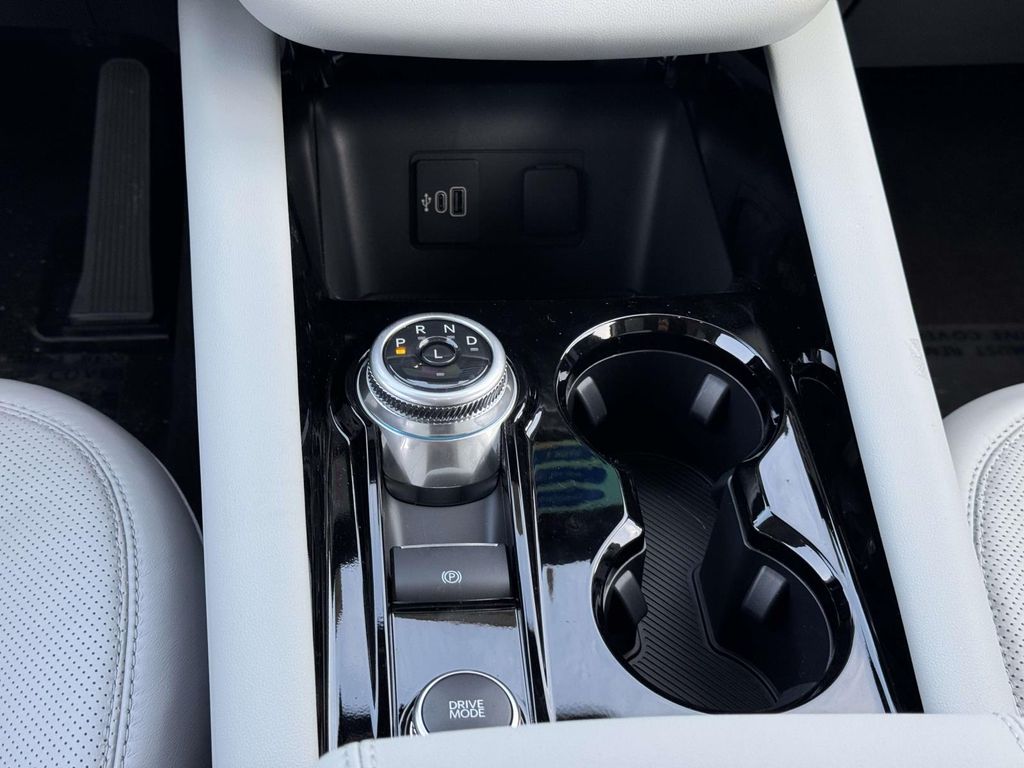2026 Ford Explorer Platinum - Photo 6