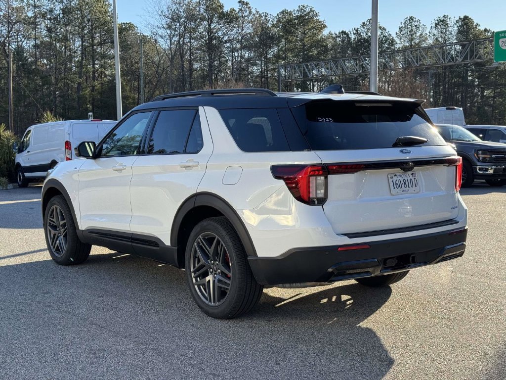 2026 Ford Explorer ST-Line - Photo 23