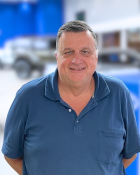 Staff member Dan Bennett from 2a76b048748f