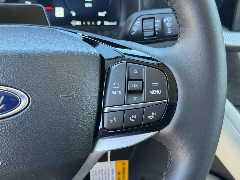 2026 Ford Explorer Platinum - Photo 10