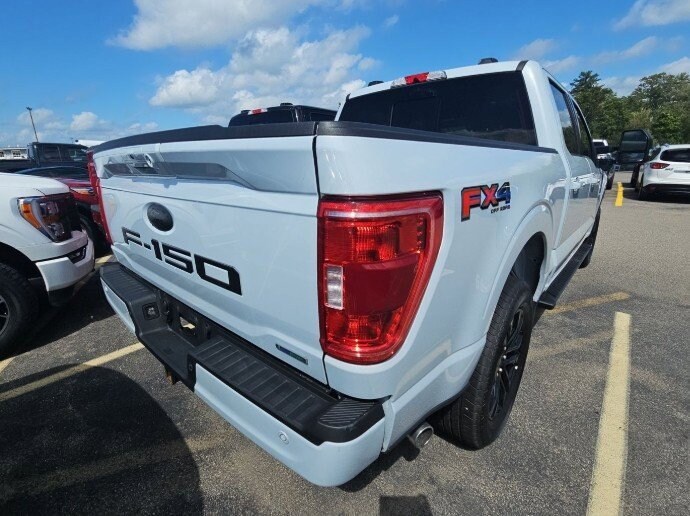 2022 Ford F-150 XLT photo 2