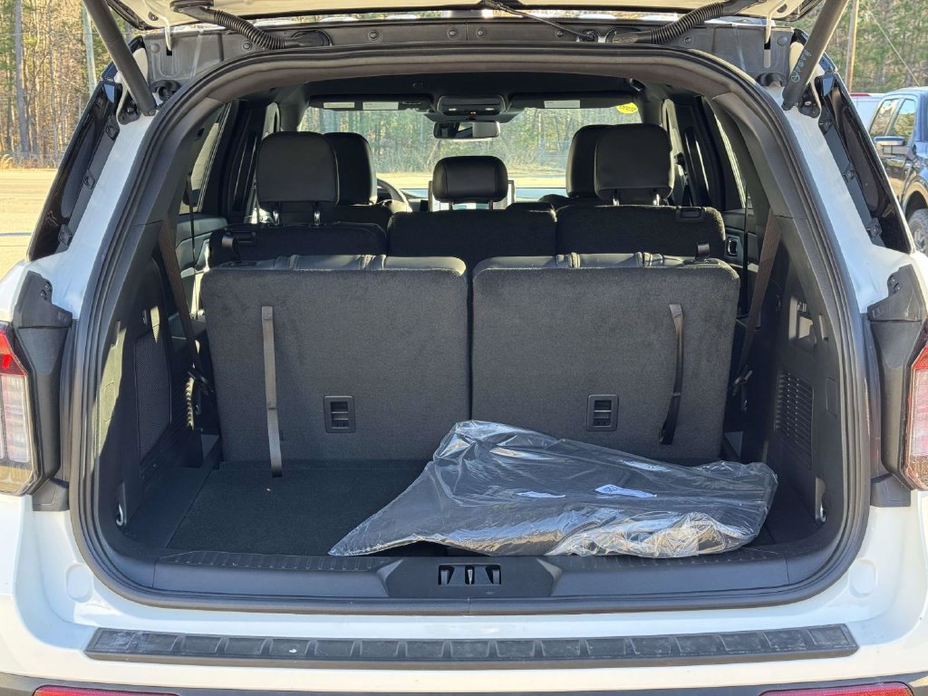 2026 Ford Explorer ST-Line - Photo 15