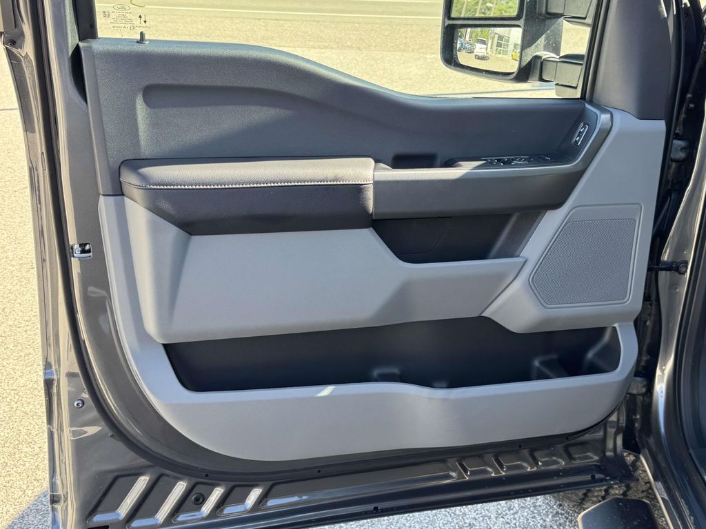 2026 Ford F-350 Super Duty XLT - Photo 17