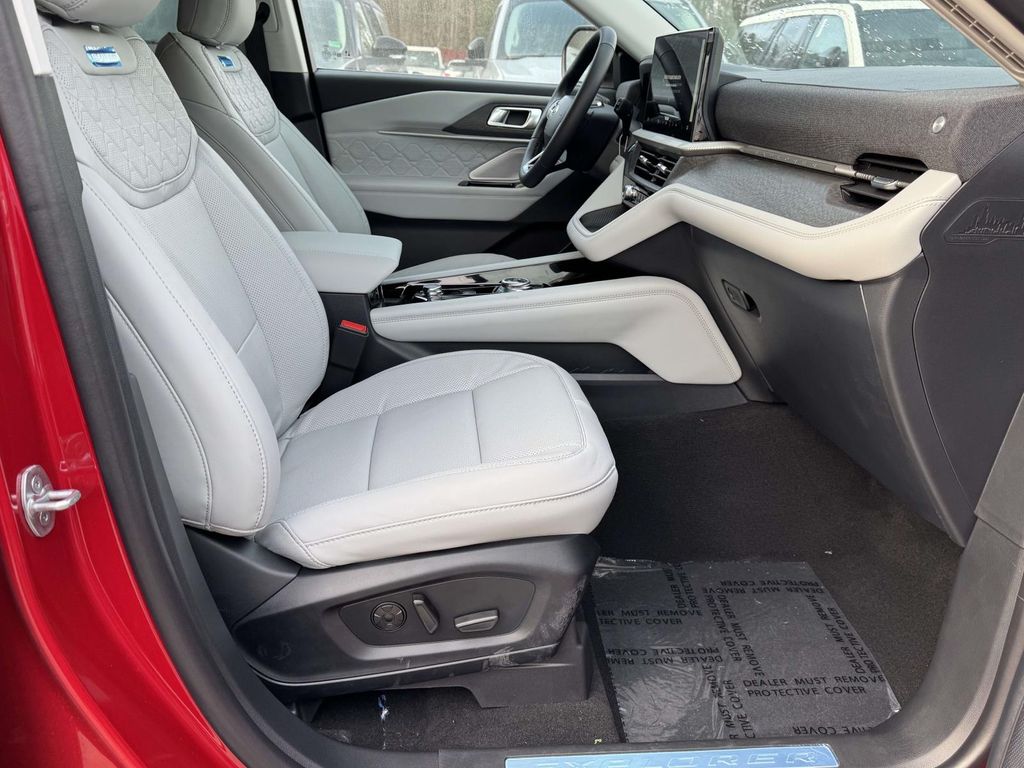 2026 Ford Explorer Platinum - Photo 12