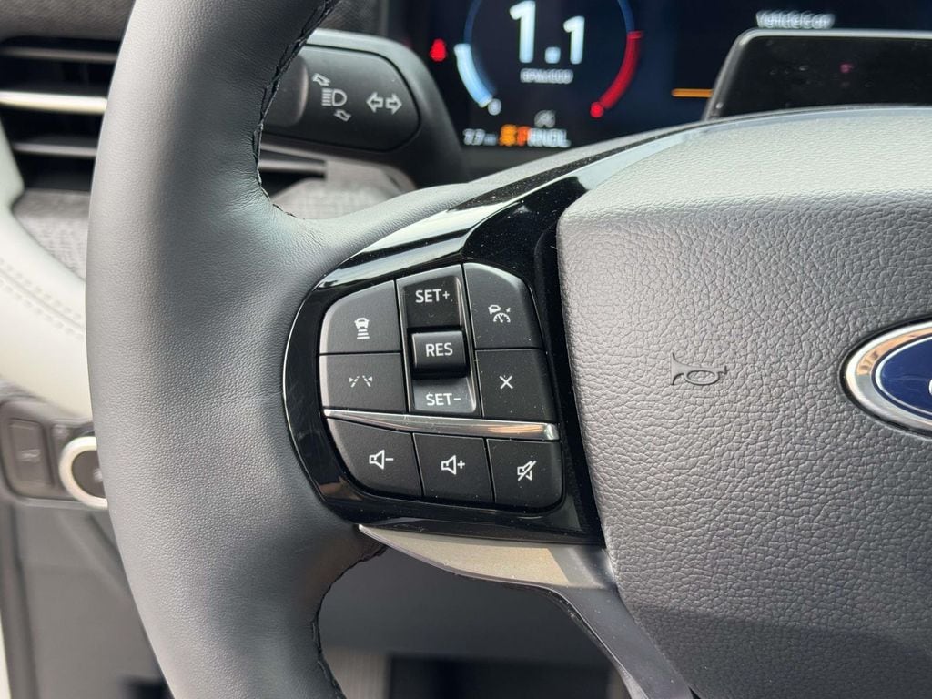 2026 Ford Explorer Platinum - Photo 9