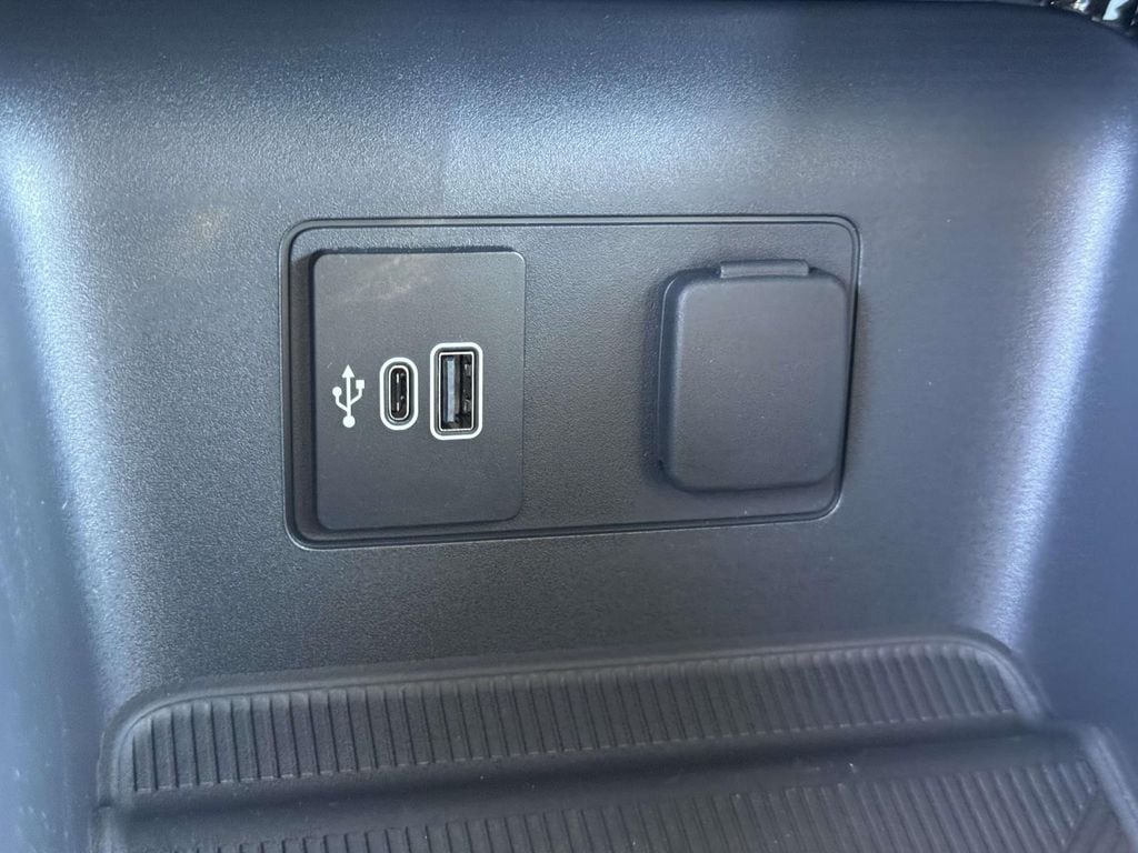 2026 Ford Explorer Platinum - Photo 6