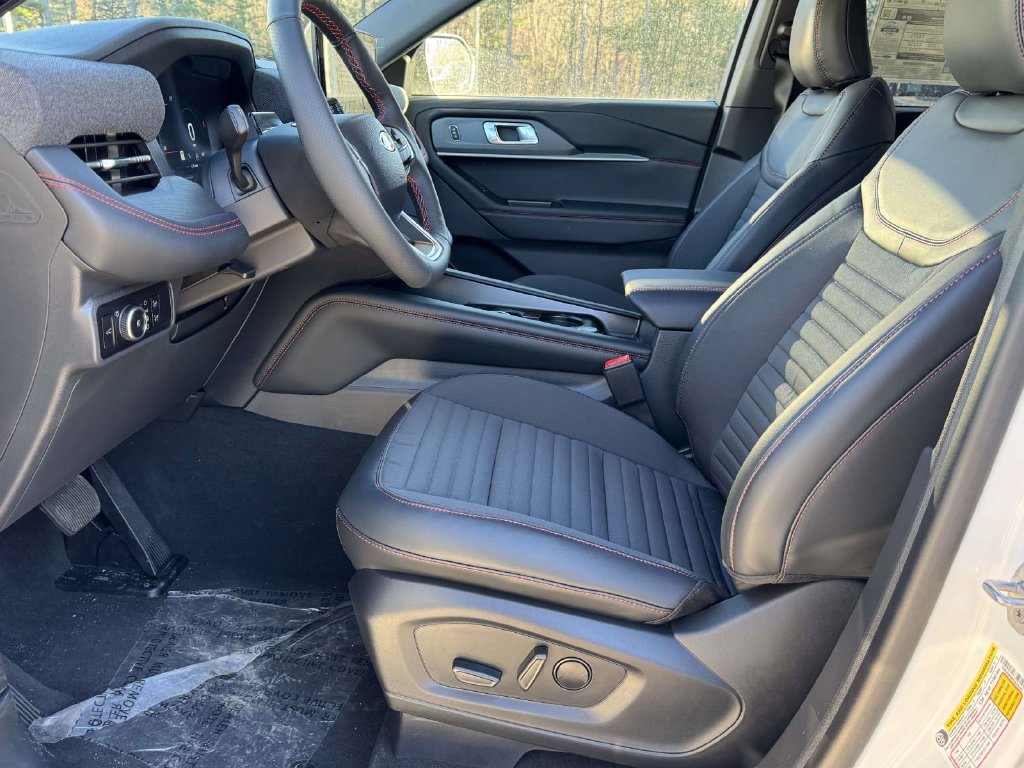2026 Ford Explorer ST-Line - Photo 20
