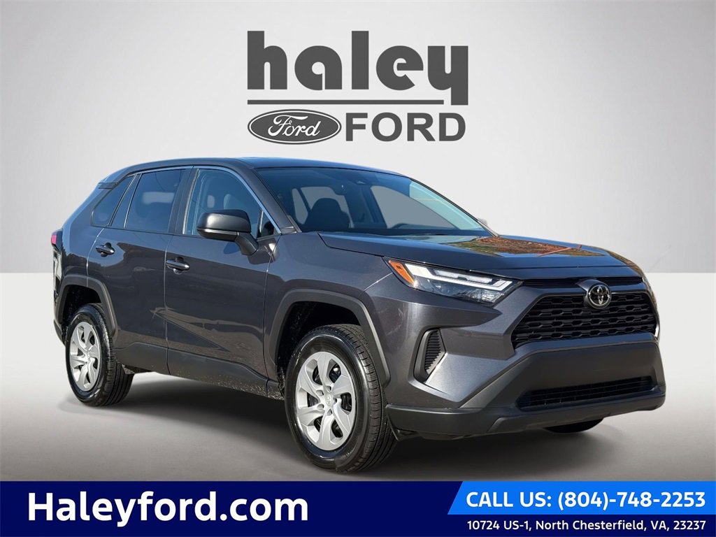 2023 Toyota RAV4 LE's photo