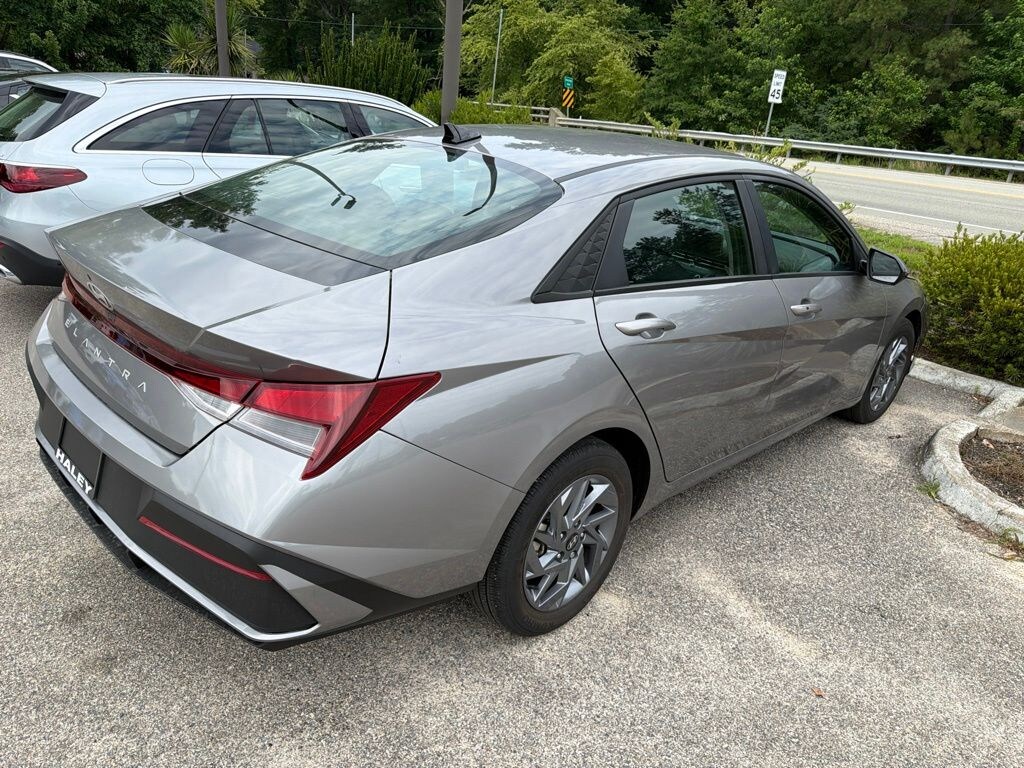 Used 2024 Hyundai Elantra SEL Sedan