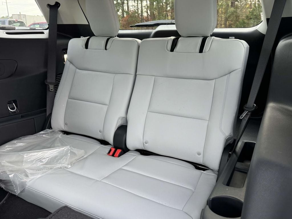 2026 Ford Explorer Platinum - Photo 15