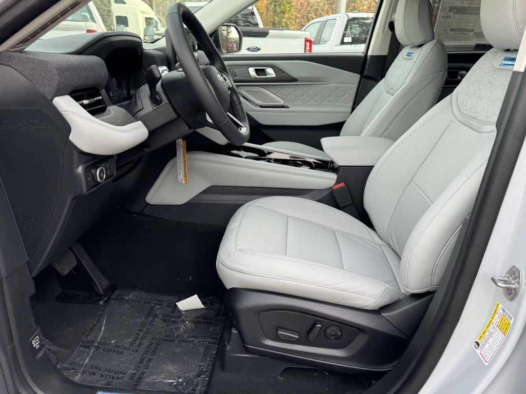2026 Ford Explorer Platinum - Photo 19