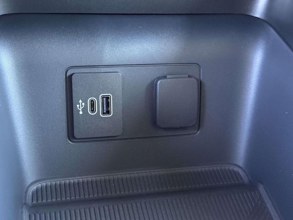 2026 Ford Explorer Active - Photo 6