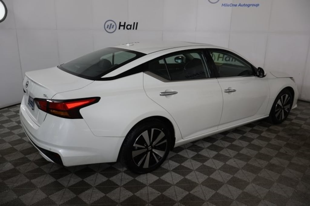 Used 2022 Nissan Altima 2.5 SL Sedan