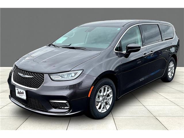 2023 Chrysler Pacifica Touring L's photo