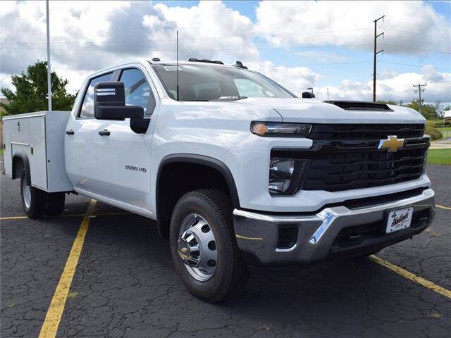 2025 Chevrolet Silverado 3500HD Work Truck photo 3