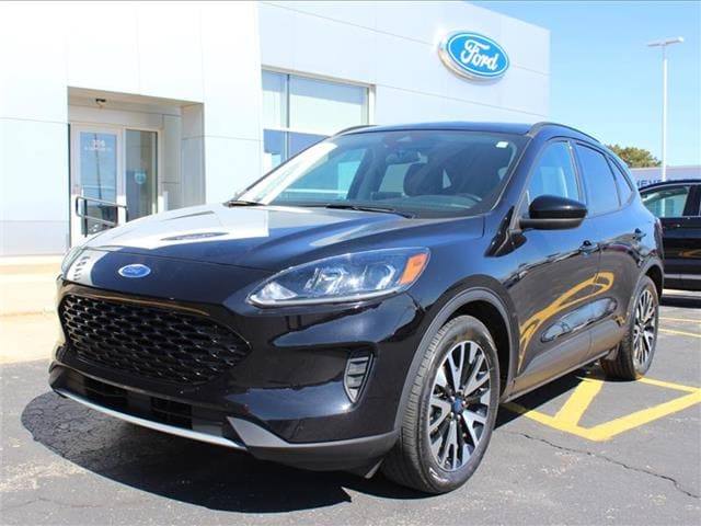 Used 2020 Ford Escape SE with VIN 1FMCU0BZ2LUB82063 for sale in Dodgeville, WI