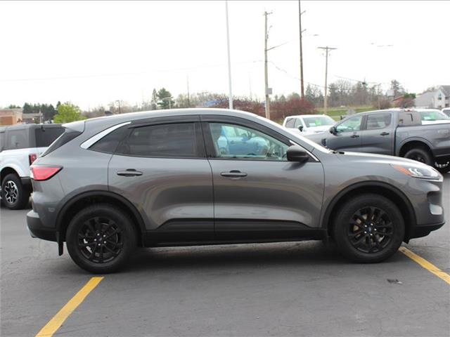 2022 Ford Escape SE photo 4