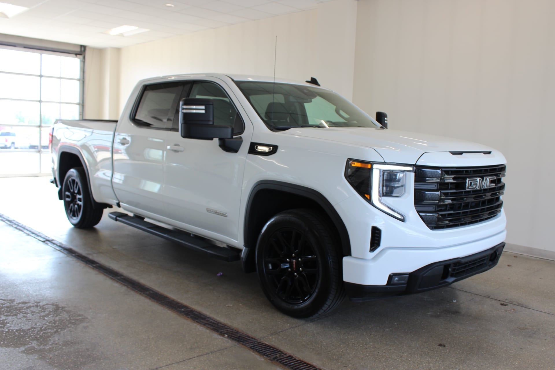 2024 GMC Sierra 1500 Elevation's photo